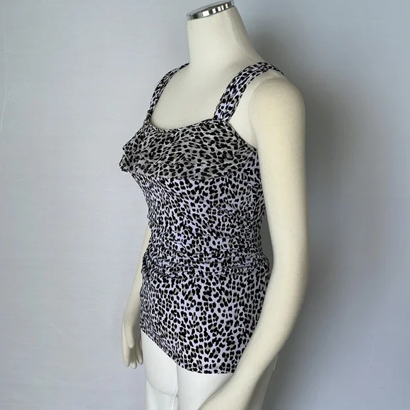WHBM Leopard Ruffle Top Size Small - Picture 8 of 10